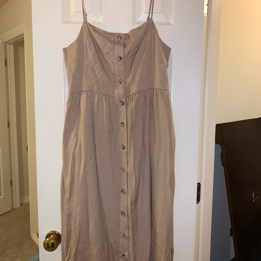 Cute tan romper dress with pockets! New with tags!! So fun!!